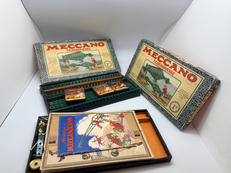 Samling Meccano med kasser