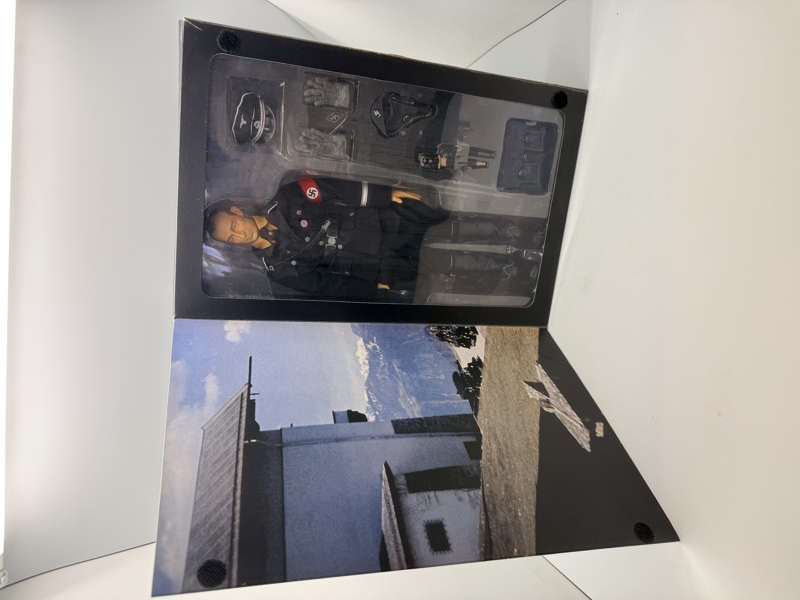 Waffen-SS dukke med emballage 