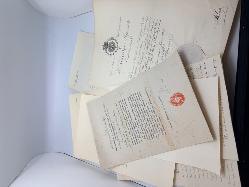 Samling ordenspapirer og kaldelse som Præst _31050a_8de8f2bf169436c_lg.jpeg