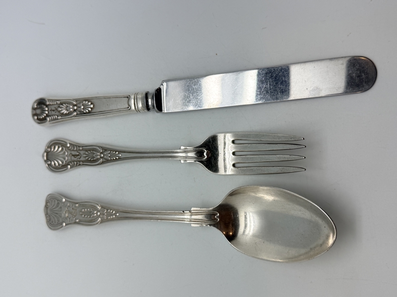 Bestik af nysølv fra officers messen (US Navy). Originalt