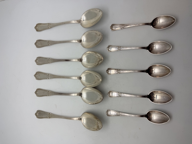 Antikt Russisk sølvbestik fremstillet i Kiev Ukraine, smelt værdi 6.900 Dkr