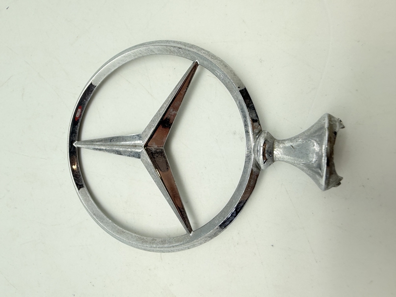 Mercedes kølerfigur 