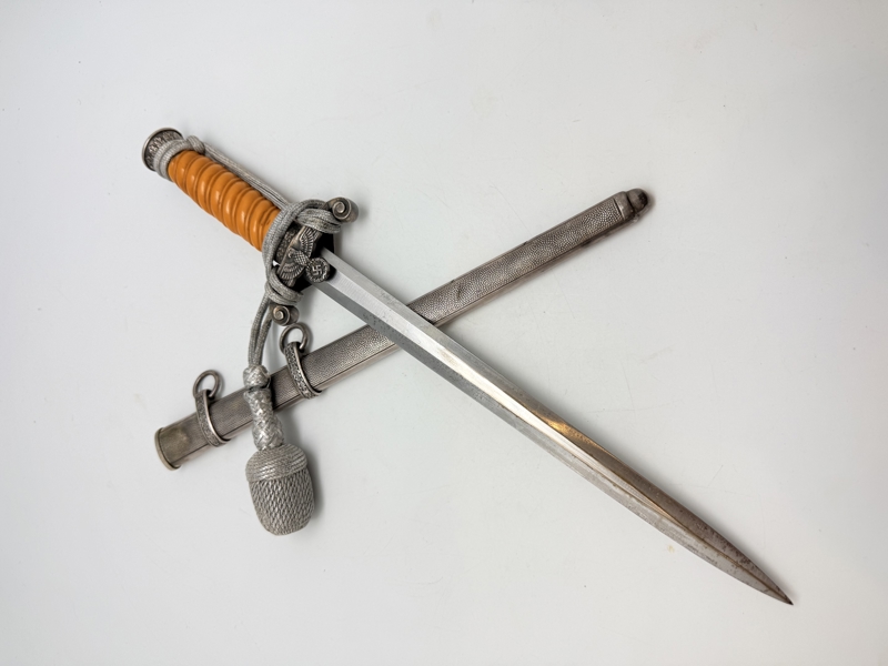 Tysk Heer daggert ww2, i flot stand, original 