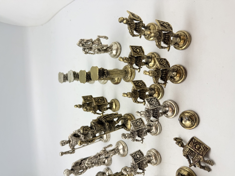 Metal Skakspil med fejl og mangler 