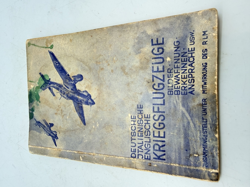 Tysk WW2 bog om fly, original 