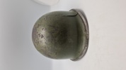 US M1 hjelm skal fra ww2 med “Front Seam” og “Fixed Bale”. Original 