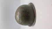 US M1 hjelm skal fra ww2 med “Front Seam” og “Fixed Bale”. Original 