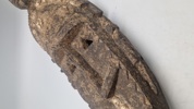 afrikansk træmaske, der minder om stilistiske træk fundet i Dan- eller Senufo-kulturerne