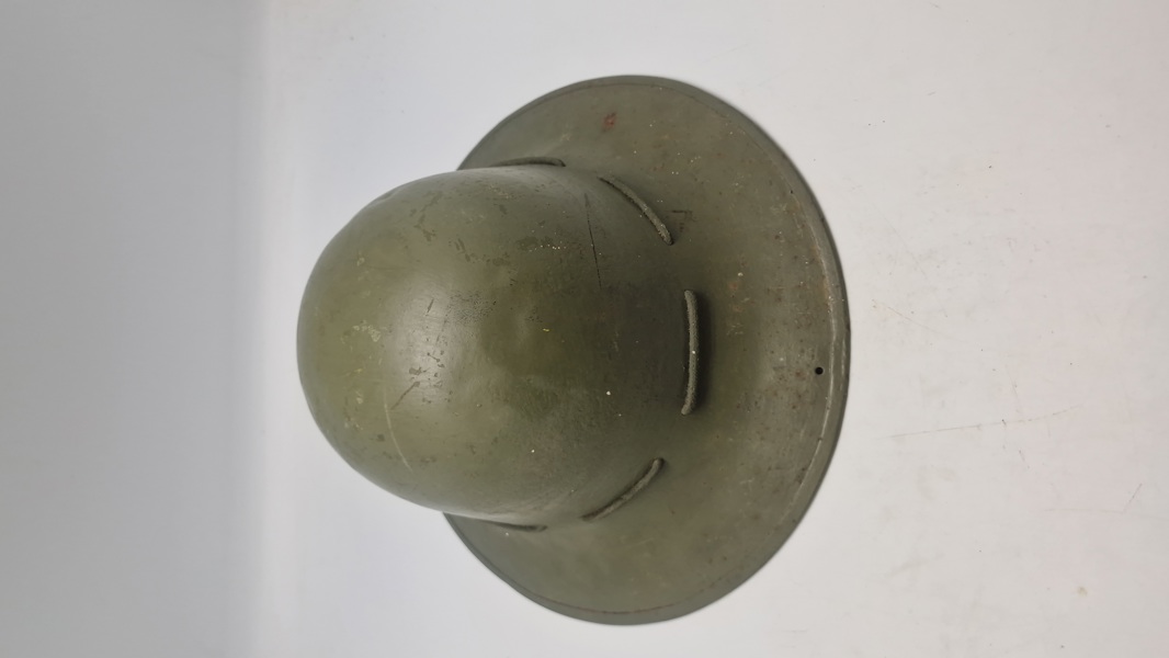 Britisk  Zuckerman-hjelm fra ww2. Original 