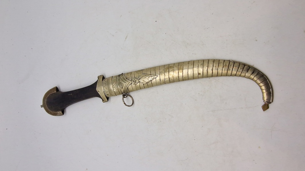 Koummya, (also Khoumija or Koumaya; Arabic: كمية)  North African Dagger