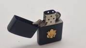 Lighter med amerikansk våbenskjold
