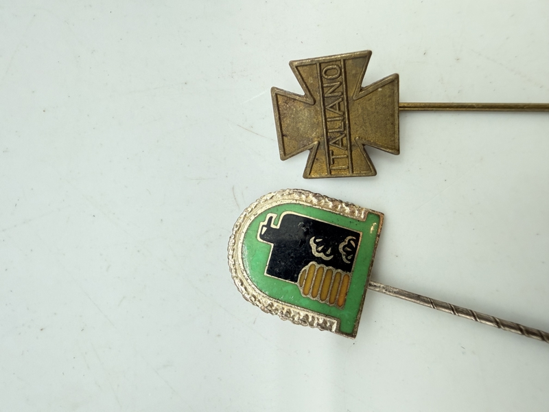 Pins 