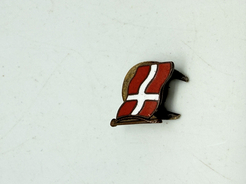 National pin 
