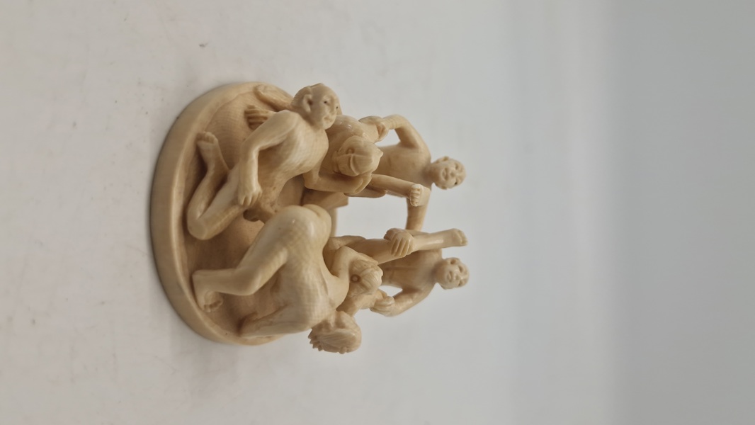 Antik JAPANESE HAND CARVED EROTIC NETSUKE FIGURES EDO / MEIJI PERIODE _32456a_8deb01445a9770f_lg.jpeg