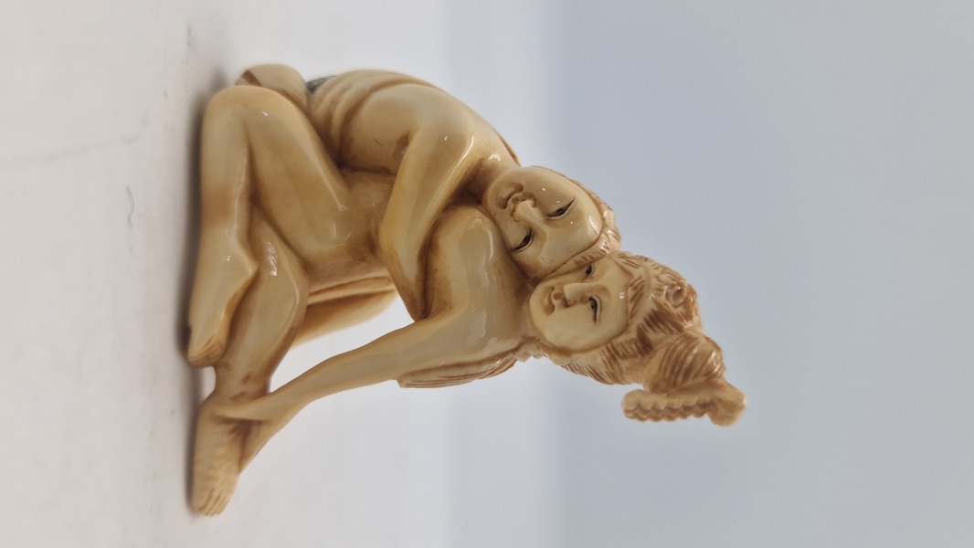 Antik JAPANESE HAND CARVED EROTIC NETSUKE FIGURES EDO / MEIJI PERIODE 