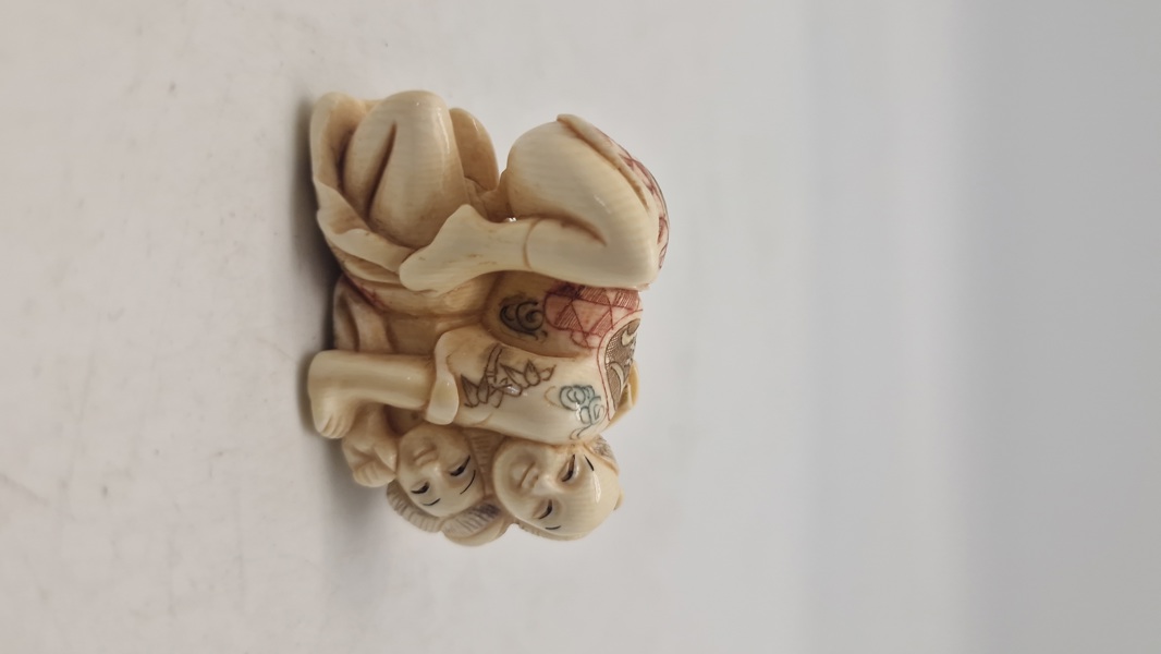 Antik JAPANESE HAND CARVED EROTIC NETSUKE FIGURES EDO / MEIJI PERIODE 