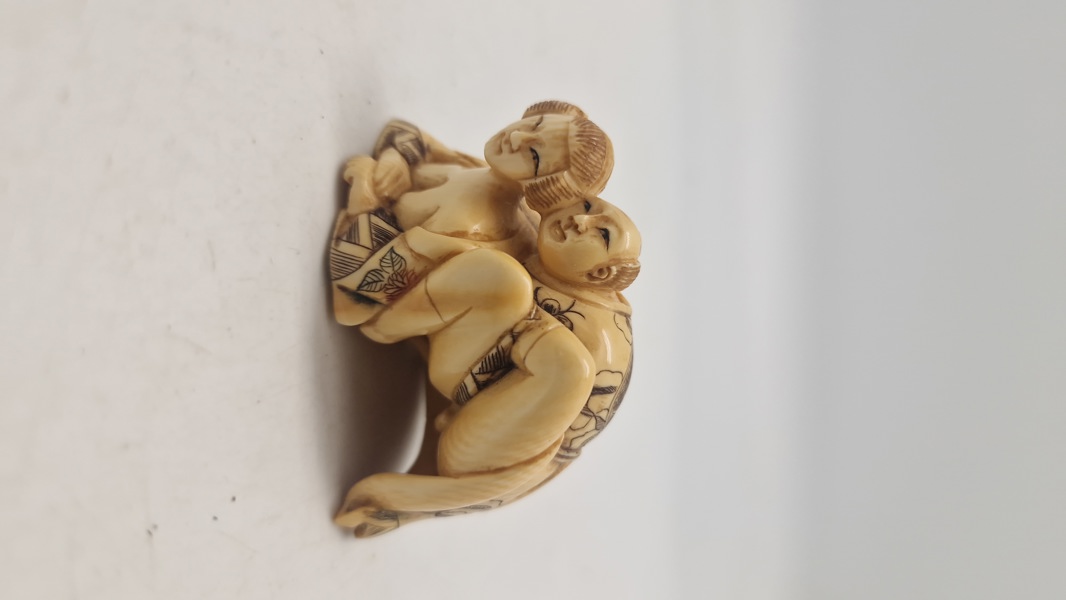 Antik JAPANESE HAND CARVED EROTIC NETSUKE FIGURES EDO / MEIJI PERIODE 