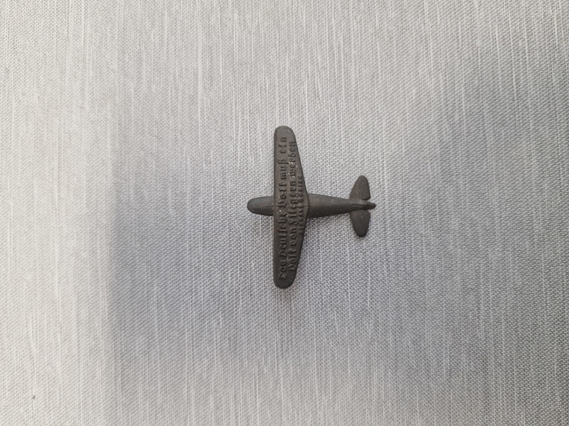 Original WW2 Herman Gøring pin 