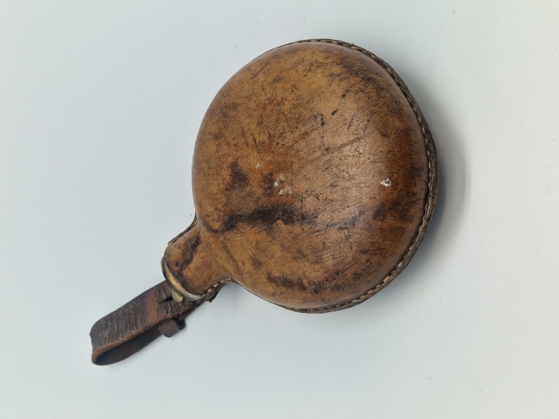 Original Dansk feltflaske M1870, fremstillet på Holmegaard 