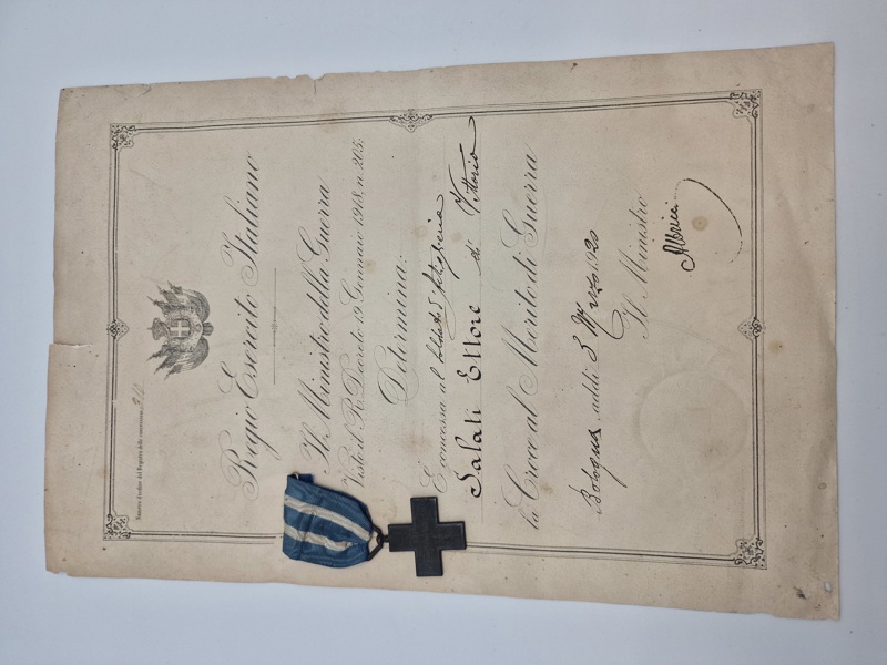 Originalt Italian Cross for War Merit med papirer 