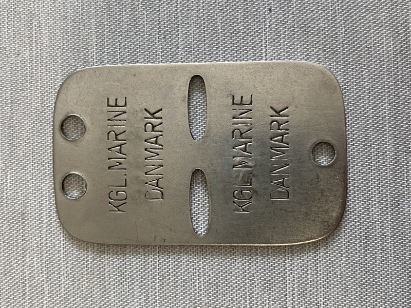 Original dansk
marine id disk - oprindeligt fra den danske brigade, men genbrugt i marinen 