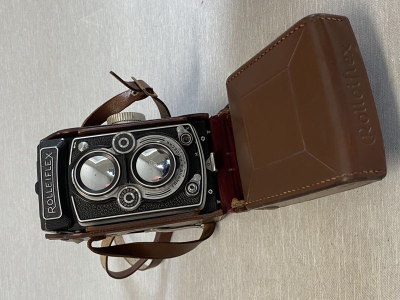 Originalt stort Rolleiflex kamera fra 1940’erne med taske