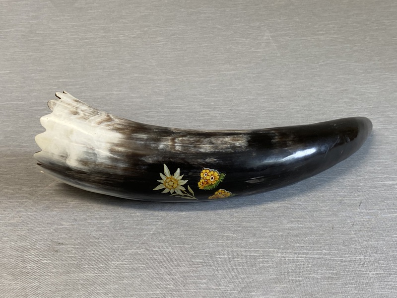 Souvenir horn med billeder af bl.a. Edelweis 