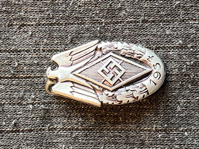 Original HitlerJugend pin fra 1937 