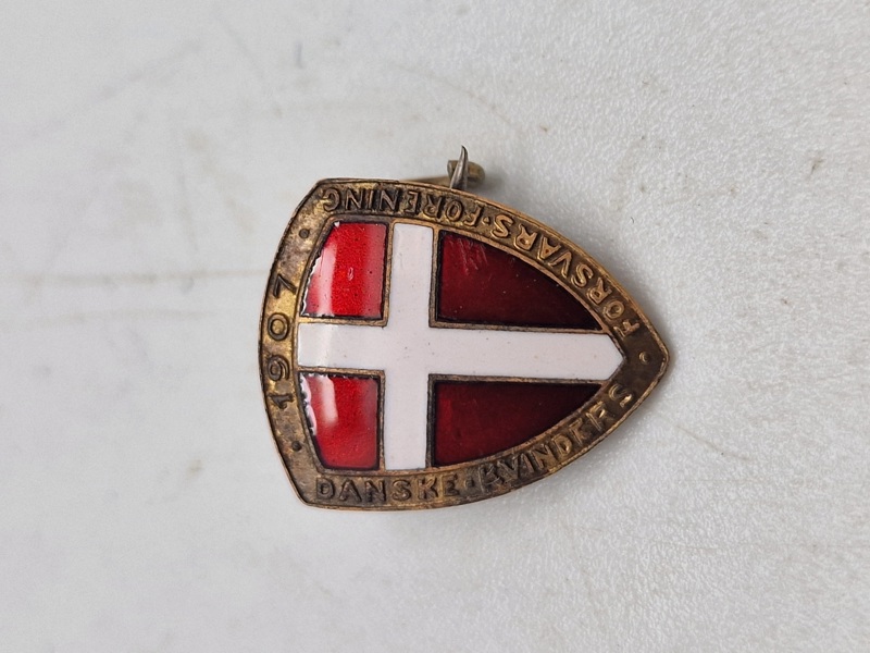 Original pin - danske kvinders forsvarsforening