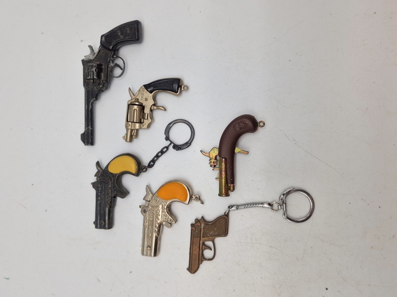 Lot miniature pistoler 