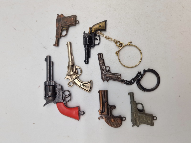 Lot miniature pistoler 