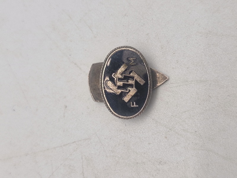 Original Waffen-SS medlems pin 