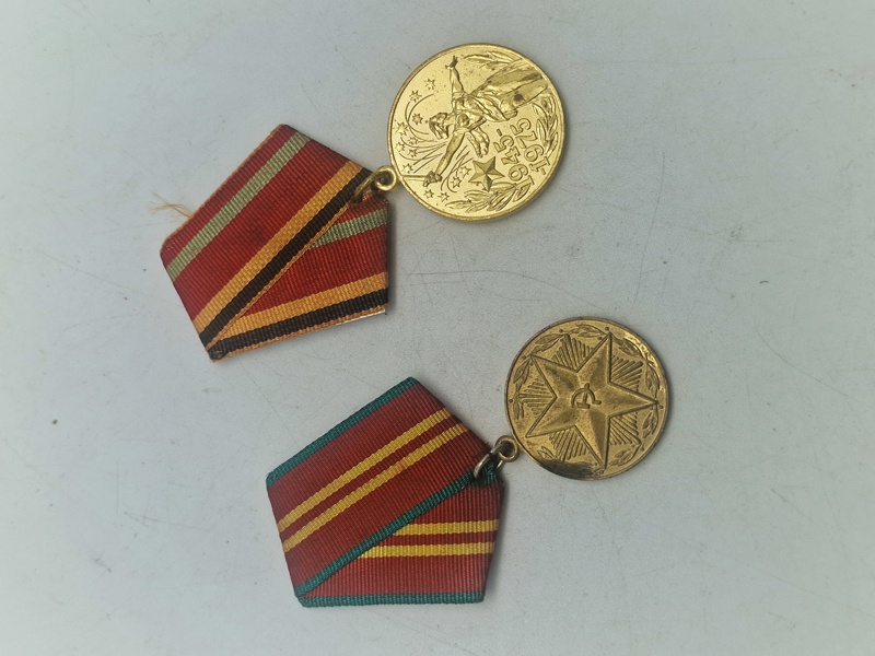 2 stk originale USSR medaljer 