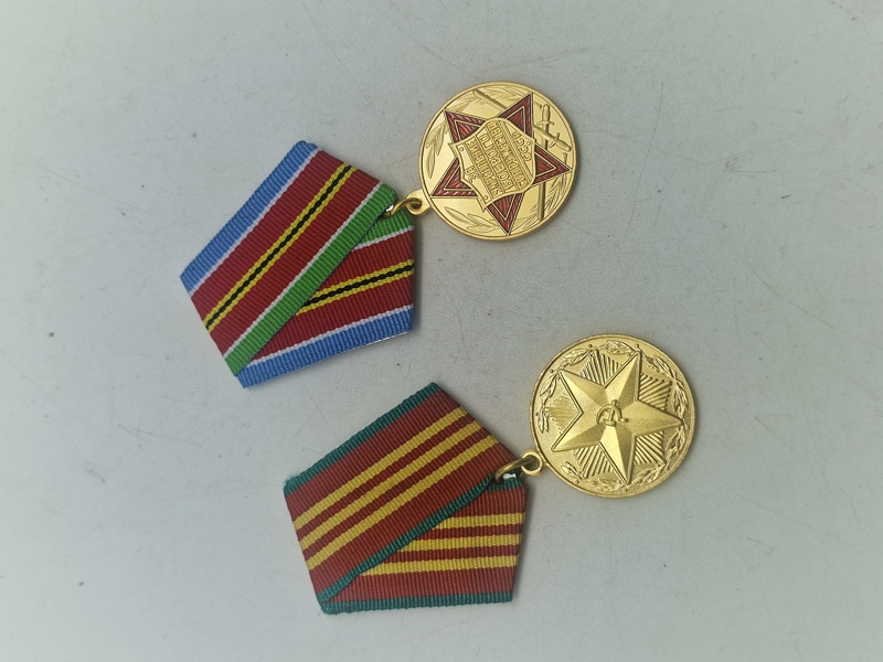 To stk originale USSR medaljer 