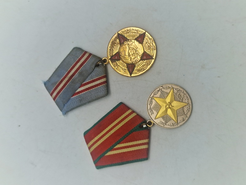 To stk originale USSR medaljer 