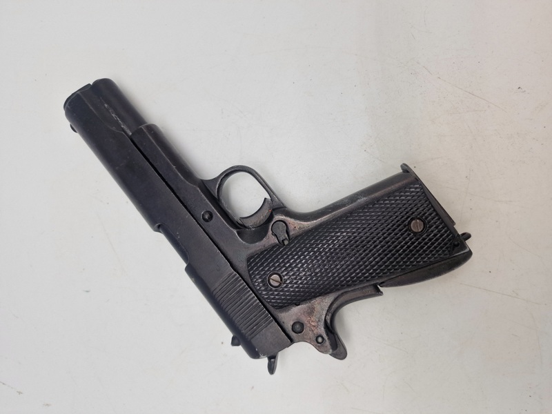 model Colt 1911A1 kan tage aftræk og i metal 