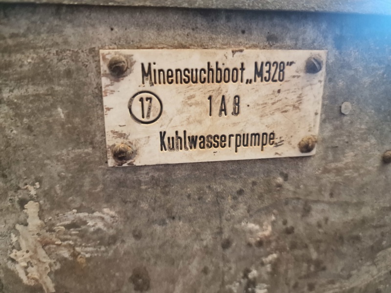 Kasse fra Minensuchboot  M/328, har indholdt Kuhlwasserpumpe