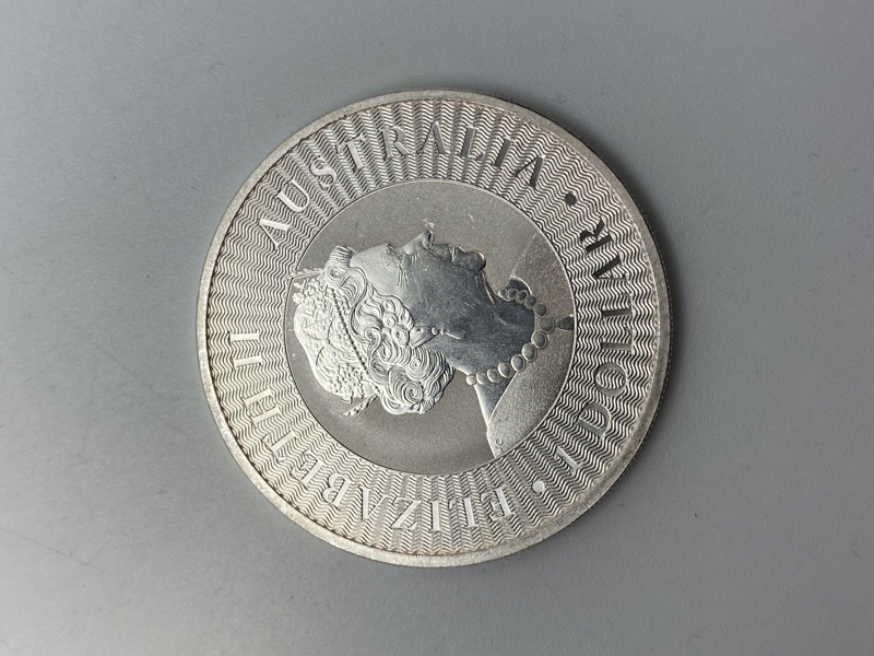 Original 1 dollar one Ounce fine silver 