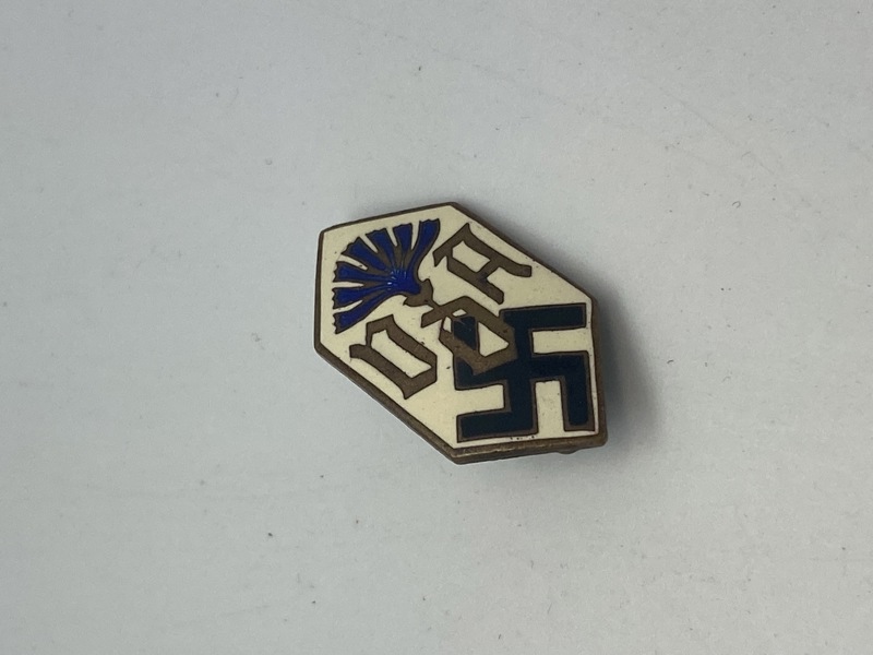 Original  3 rd Reich VDA-Volksbund Für Deutschtum im Ausland (Peoples Association for Germans Abroad) Members Pin