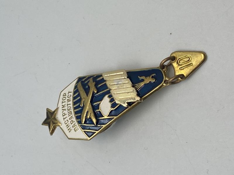 Original Soviet Paratrooper Instructor badge (1000 udspring) 