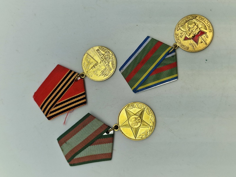 Lot originale russiske medaljer 