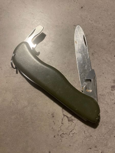 Victorinox foldekniv (som forsvarets i grøn) 