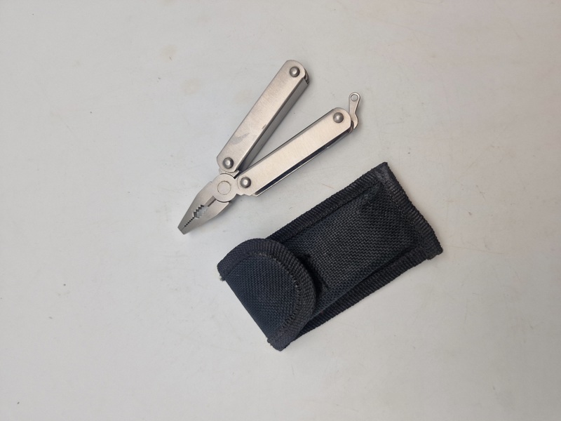 Multitool med taske 