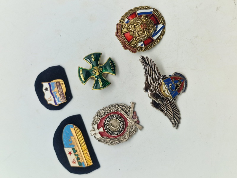 Samling originale russiske badges - ældre emaljerede udgaver 