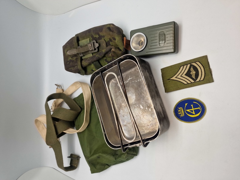 Samling diverse dansk militaria 