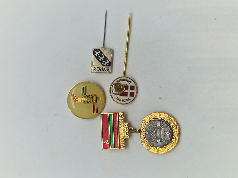 Samling militæres pins og nåle mm